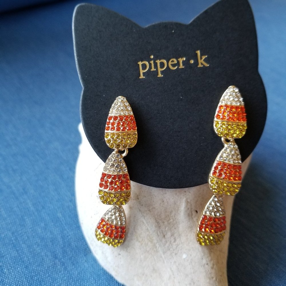 🎃🍬Super-Cute pair of Candy Corn Halloween Dangle Earrings by Piper • K NWT